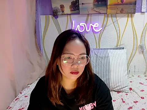 BURBERRY69 online show from 02-09-26, 12:52