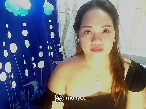 Snapshot of BURBERRY69 chatting on 09-15-25, 02:12 BURBERRY69 online show from 09-15-25, 02:12