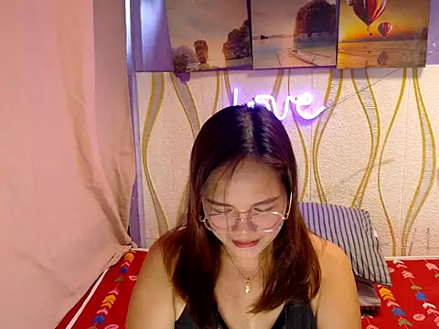 BURBERRY69 online show from 02-26-26, 05:51