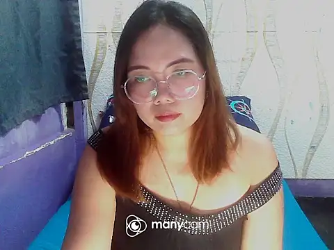 BURBERRY69 online show from 11-10-25, 06:51