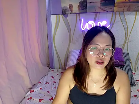 BURBERRY69 online show from 02-08-26, 02:09