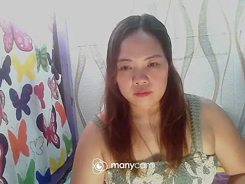 Snapshot of BURBERRY69 chatting on 09-29-25, 01:34 BURBERRY69 online show from 09-29-25, 01:34