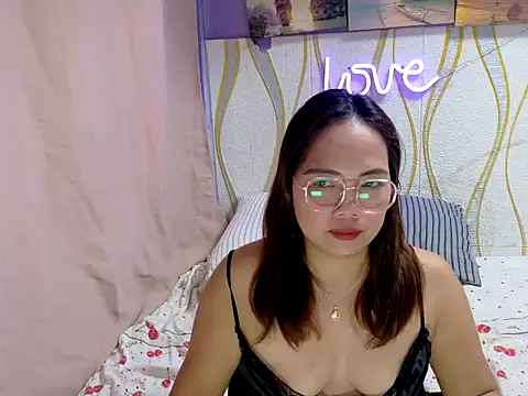 BURBERRY69 online show from 02-24-26, 02:12