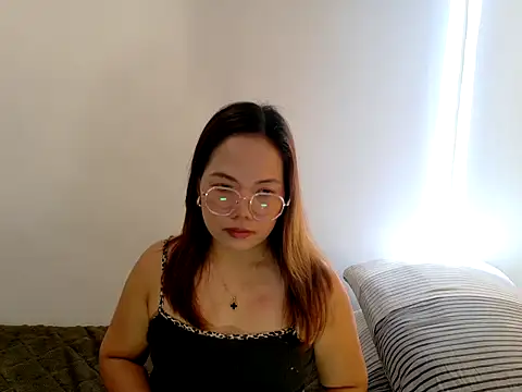 BURBERRY69 online show from 04-09-26, 12:23