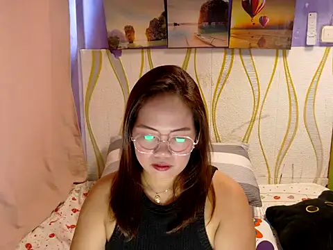 BURBERRY69 online show from 02-03-26, 02:00