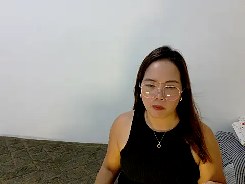 BURBERRY69 online show from 04-07-26, 09:44