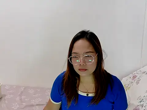BURBERRY69 online show from 05-15-26, 07:50