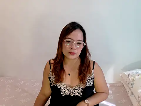 Snapshot of BURBERRY69 chatting on 07-20-26, 01:13 BURBERRY69 online show from 07-20-26, 01:13