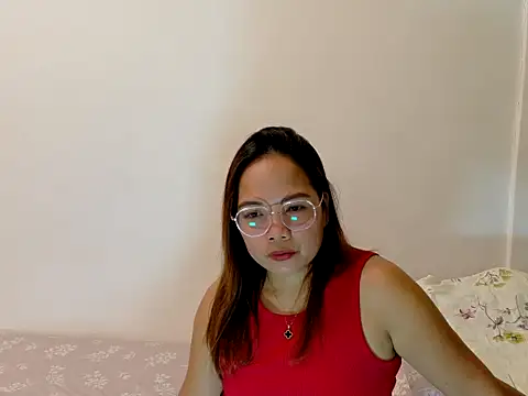 BURBERRY69 online show from 05-06-26, 11:58