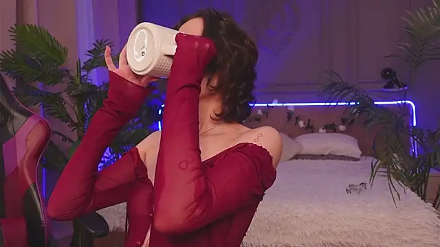 Devilinee online show from 11-23-25, 06:12