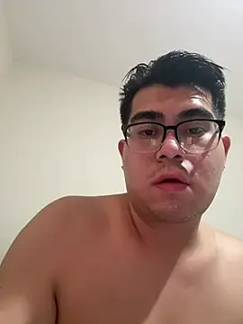 Moisesgtz04 online show from 09-17-25, 02:13