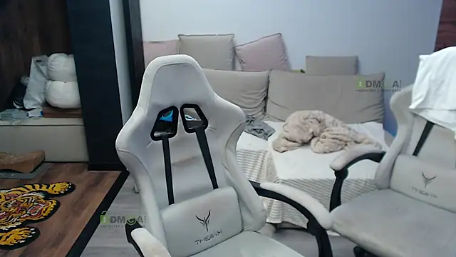 Sunny-Girl1 online show from 01-10-26, 07:47