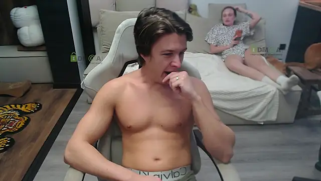 Sunny-Girl1 online show from 12-21-25, 03:25