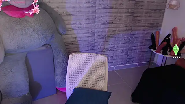 Snapshot of TinnaCobb chatting on 02-12-26, 03:34 TinnaCobb online show from 02-12-26, 03:34