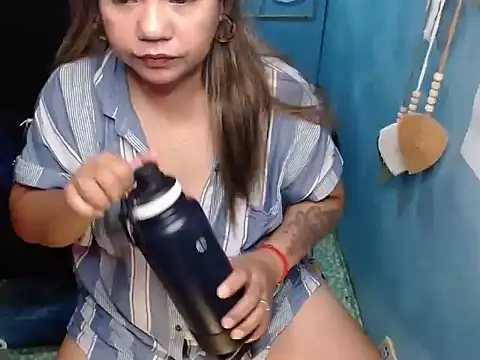 ambersmile online show from 12-17-25, 11:10