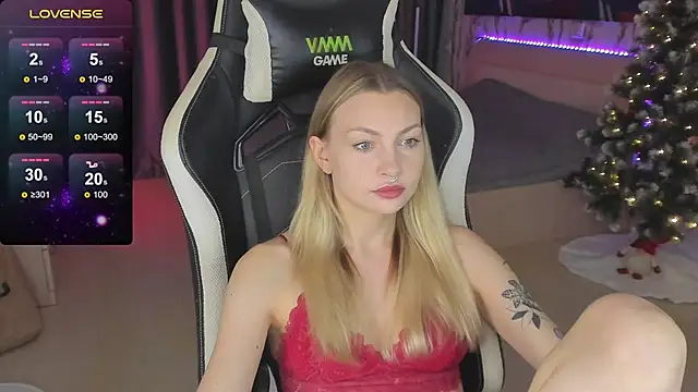 BiMolly online show from 12-30-24, 04:07