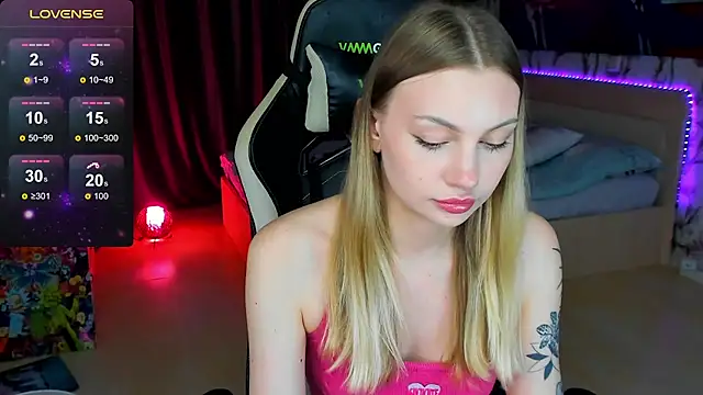 BiMolly online show from 10-29-25, 03:38