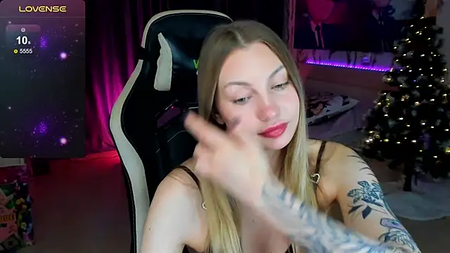 BiMolly online show from 12-22-25, 09:04