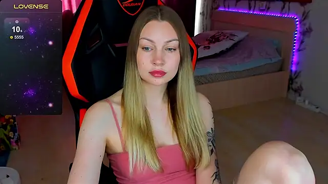 BiMolly online show from 03-22-26, 07:43