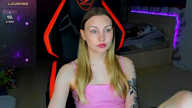 BiMolly online show from 02-28-26, 01:11