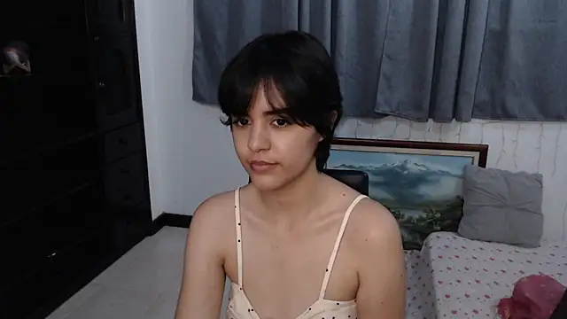 Snapshot of mia_collins_x chatting on 05-12-26, 12:51 mia collins x online show from 05-12-26, 12:51