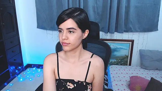 Snapshot of mia_collins_x chatting on 06-04-26, 01:10 mia collins x online show from 06-04-26, 01:10