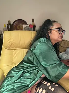 PichyPrettyPussy online show from 11-05-25, 03:04