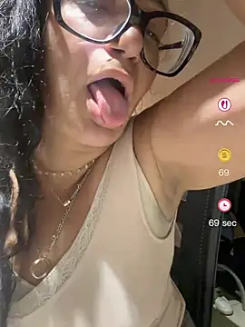 PichyPrettyPussy online show from 04-23-26, 03:02