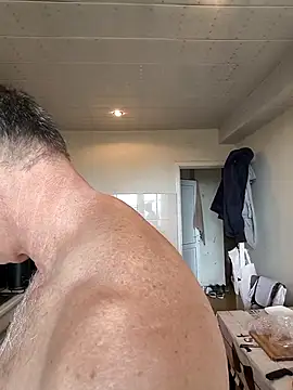  lady red  online show from 09-15-25, 06:25