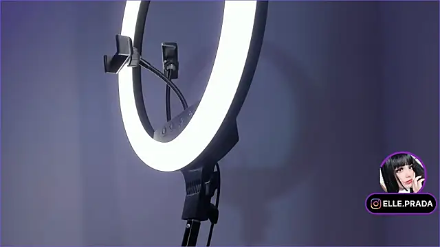 Elle online show from 02-22-25, 03:23