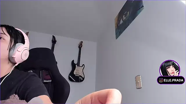 Elle online show from 03-18-25, 08:37