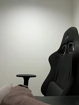 Elle online show from 01-30-25, 01:33