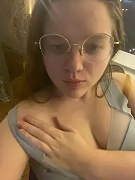 Snapshot of -MimmiLissa- chatting on 12-31-24, 10:01 -MimmiLissa- online show from 12-31-24, 10:01