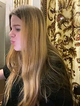 Snapshot of -MimmiLissa- chatting on 10-15-25, 05:21 -MimmiLissa- online show from 10-15-25, 05:21