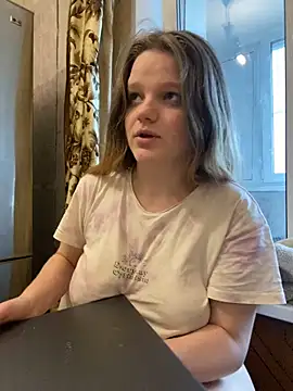 Snapshot of -MimmiLissa- chatting on 05-08-26, 12:53 -MimmiLissa- online show from 05-08-26, 12:53