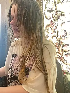 Snapshot of -MimmiLissa- chatting on 05-13-26, 12:34 -MimmiLissa- online show from 05-13-26, 12:34