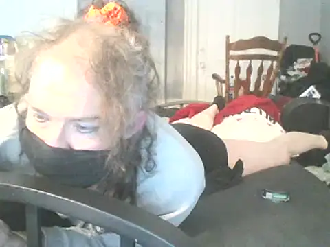 Snapshot of Valarie83 chatting on 01-25-25, 12:48 Valarie83 online show from 01-25-25, 12:48