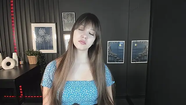 Snapshot of ElizaMild chatting on 01-23-25, 01:02 ElizaMild online show from 01-23-25, 01:02