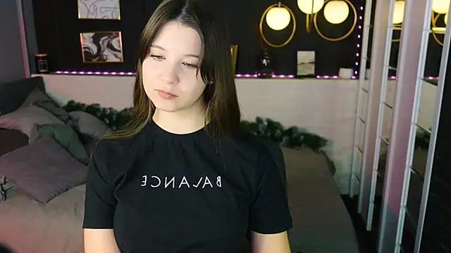 ElizaMild online show from 12-21-25, 01:46