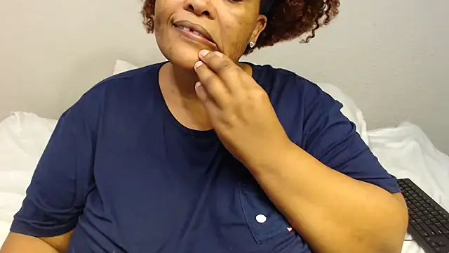 zandile online show from 11-16-25, 08:13