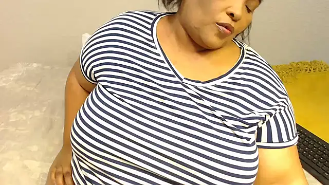 zandile online show from 10-19-25, 04:21