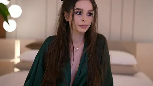 DoviaClaire online show from 12-21-25, 07:54