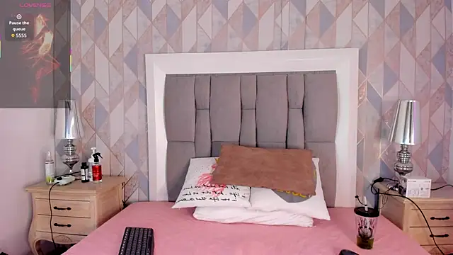 Princsgirl  online show from 10-18-25, 07:38