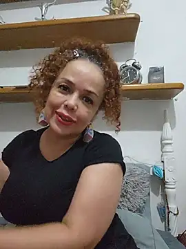 Snapshot of BadMicaela1 chatting on 06-12-26, 04:43 BadMicaela1 online show from 06-12-26, 04:43