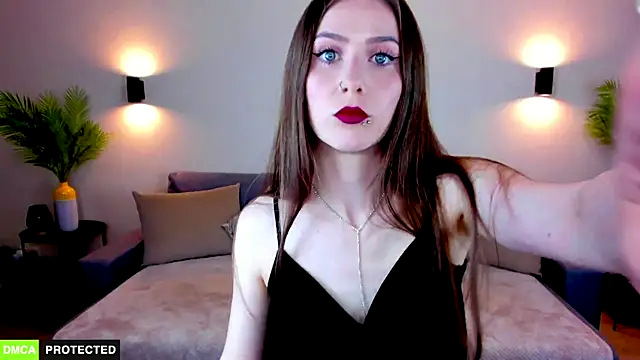 TheWoman   online show from 04-16-26, 07:36