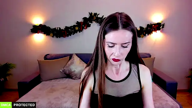 TheWoman   online show from 12-22-25, 06:52