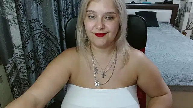 Snapshot of Boolochka chatting on 07-16-26, 07:33 Boolochka online show from 07-16-26, 07:33