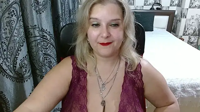Snapshot of Boolochka chatting on 07-10-26, 06:19 Boolochka online show from 07-10-26, 06:19