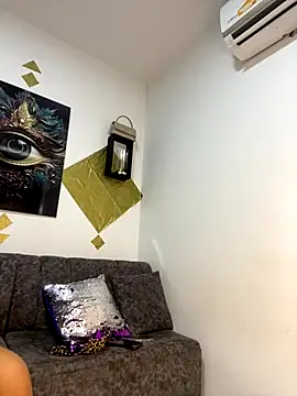 Shantal Lovee online show from 11-23-25, 06:07