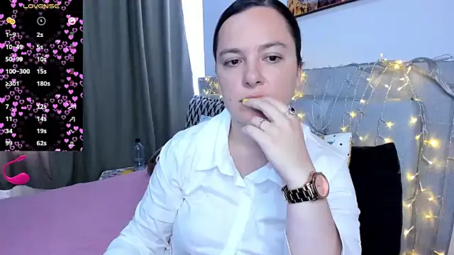 angelaagomez online show from 04-13-26, 06:01